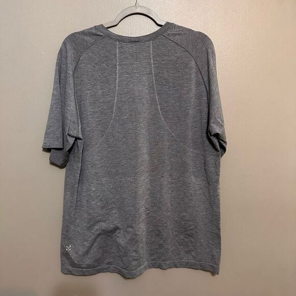Lululemon gray metal vent tech tee size XXL - Picture 2 of 6
